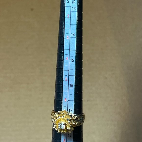 Vintage 18k HGE Esco pineapple ring with clear stone  Size 7 - Picture 7 of 7